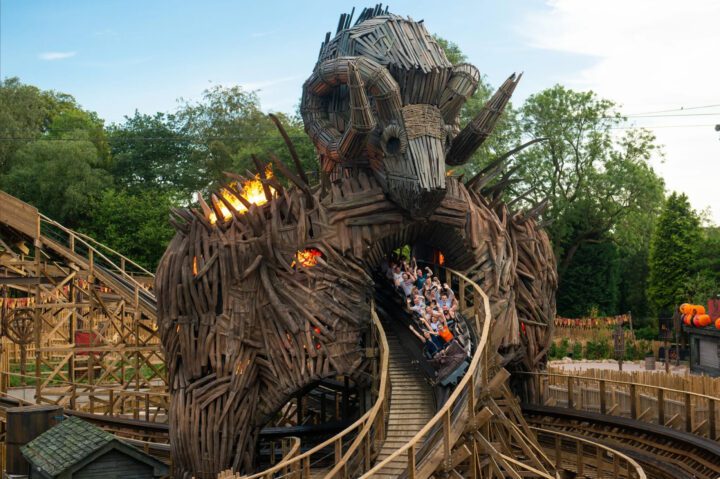 WIN 6 ALTON TOWERS PASSES WITH UNLIMITED DIGITAL PICTURES - Image 3