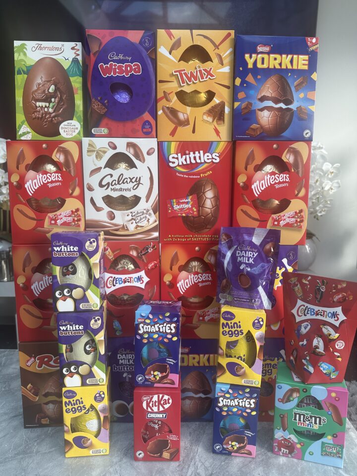 VARIETY CHOCOLATE EASTER EGG HAMPER - Image 2